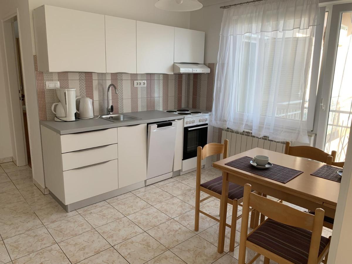 Apartments With A Parking Space Rabac, Labin - 7410 Ngoại thất bức ảnh